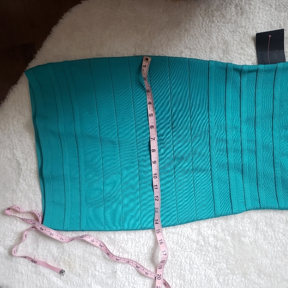 Green bebe dress - Picture 5 of 7